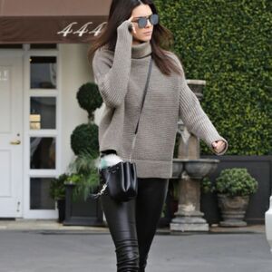 Aritzia Babaton Mika Grey Turtle Neck Sweater XS - Kendall Jenner